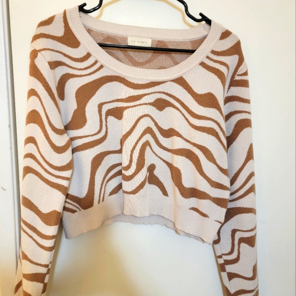 Women's crop sweater size medium